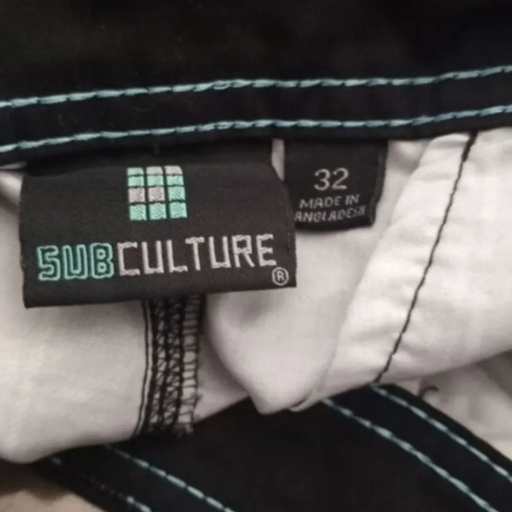 Sub Culture Men's Cargo Shorts in Gray Checkered Pattern Sz.32 EUC.